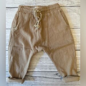 Rylee + Cru Hawthorne Trouser in Sand, Size 18-24 Months, EUC